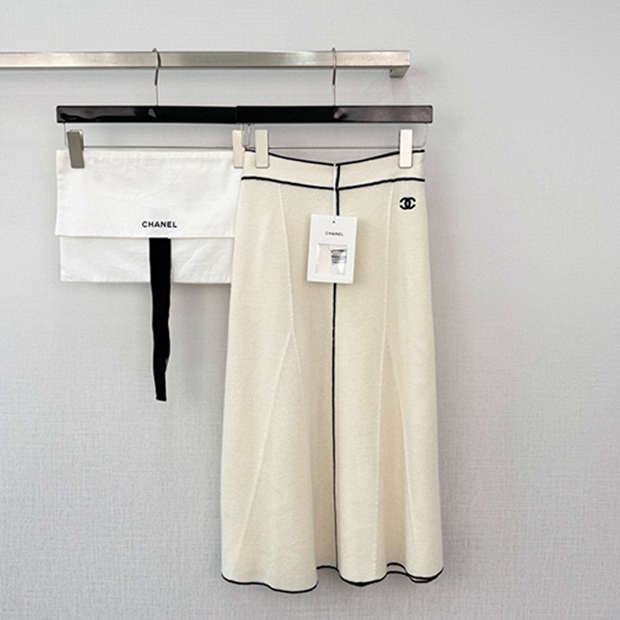 chanel black white contrast piping knit midi skirt
